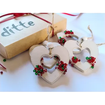 wooden-heart-with-beads-ditte-party-decorations-MP46-1